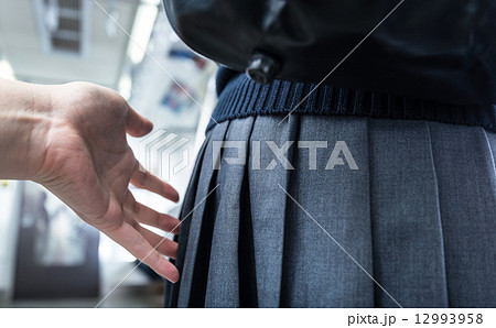 痴漢 痴漢 12993958