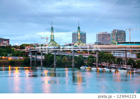 Downtown Portland cityscape at the night time 12994225