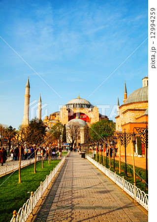 Hagia Sophia in Istanbul, Turkey early in the morning 12994259
