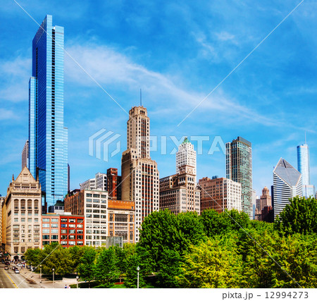 Downtown Chicago, IL in the morning Downtown Chicago, IL in the morning 12994273