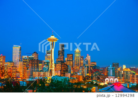 Downtown Seattle as seen from the Kerry park 12994298