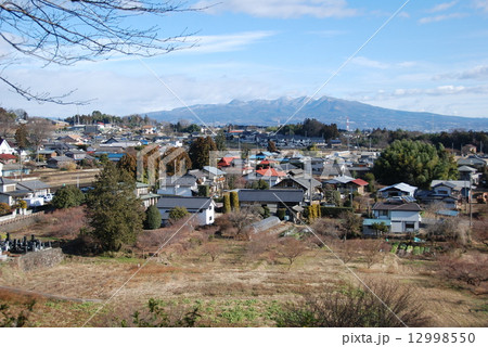 箕輪城から榛名山方面を望む（群馬県高崎市箕郷町） 12998550