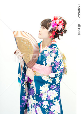 振袖の女性 12998651