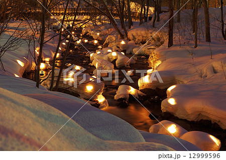 雪あかりの路 雪あかりの路 12999596