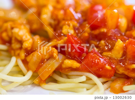 Close up of spaghetti and tomato sauce. 13002630