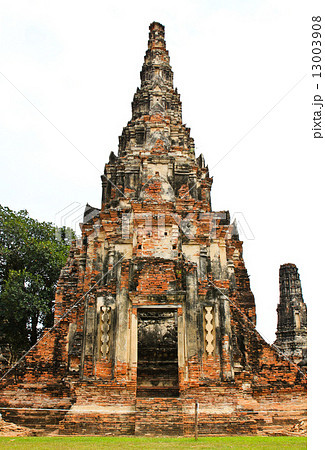 Wat Chaiwatthanaram Temple. Ayutthaya Historical Park, Thailand. 13003908
