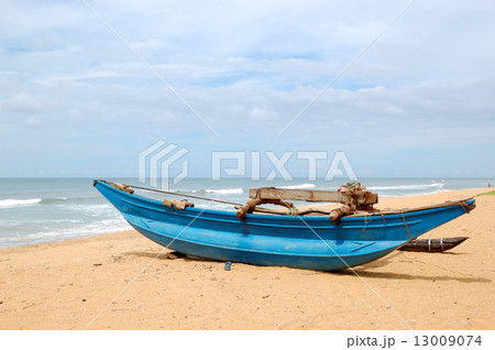 The traditional Sri Lanka's boat for fishing 13009074