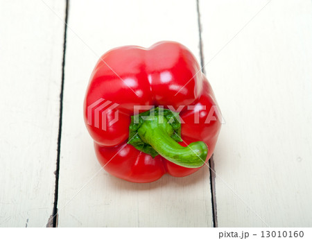 fresh red bell peppers fresh red bell peppers 13010160
