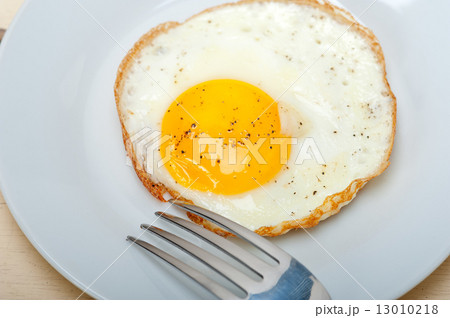 egg sunny side up 13010218