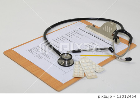 Table Stethoscope clipboard medical health Table Stethoscope clipboard medical health 13012454