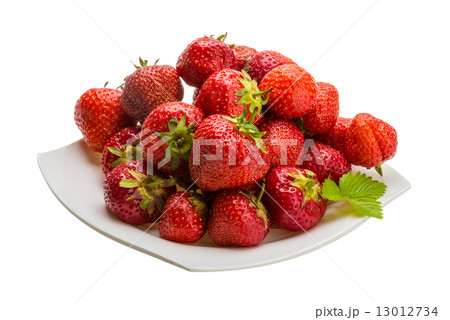 Strawberry in the bowl 13012734
