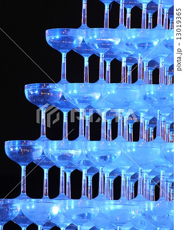 シャンパンタワー 13019365