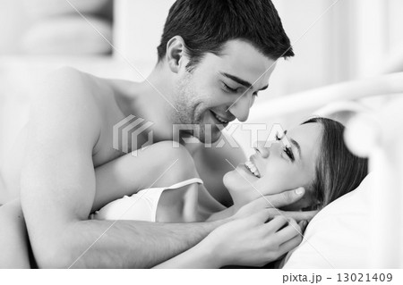 Couple in love 13021409