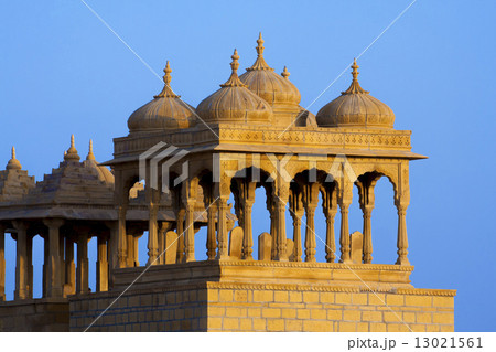 Bada Bagh Cenotaph 13021561