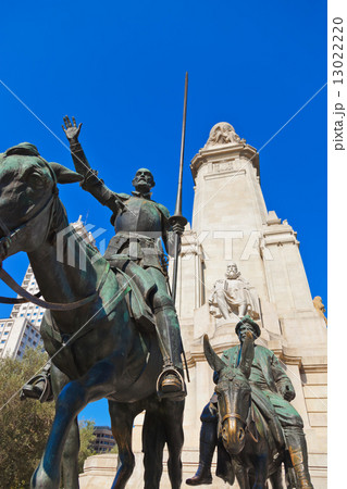 Don Quixote and Sancho Panza statue - Madrid Spain Don Quixote and Sancho Panza statue - Madrid Spain 13022220