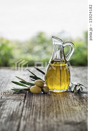 Olive oil 13024182