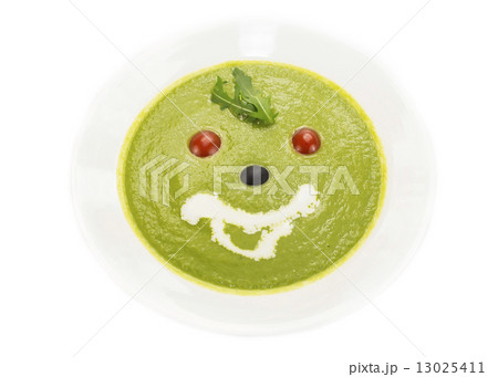 pea soup  a white dish at restaurant 13025411