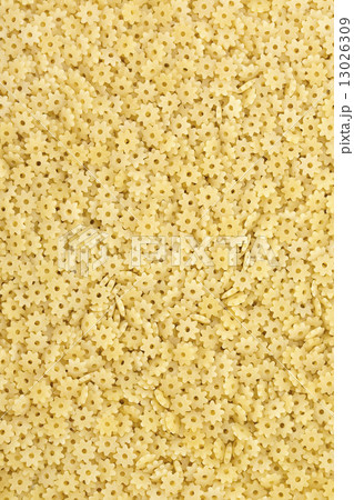 raw pasta background close up 13026309