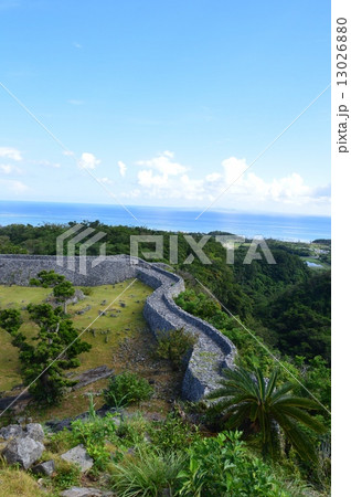 今帰仁城・主郭外側の石垣(沖縄県国頭郡今帰仁村) 今帰仁城・主郭外側の石垣(沖縄県国頭郡今帰仁村) 13026880