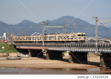 山陽本線115系 13028558