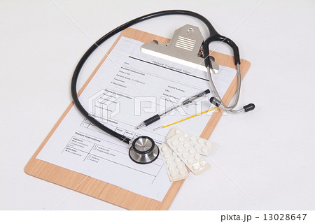 Medical checklist with stereoscope Medical checklist with stereoscope 13028647