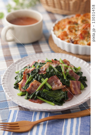 ほうれん草とベーコンのソテー 13031458