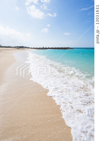 沖縄のビーチ・残波ビーチ 13031631