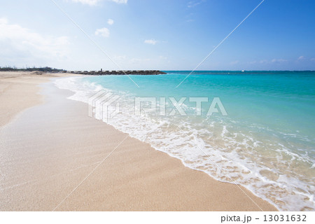 沖縄のビーチ・残波ビーチ 13031632