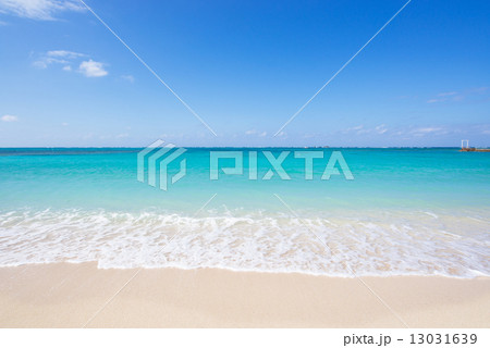 沖縄のビーチ・残波ビーチ 13031639