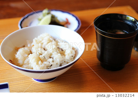 料亭和食（ご飯＆みそ汁）横 13032214