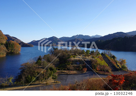 晩秋の宮ケ瀬湖　2014 13032246