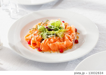 fish carpaccio 13032634