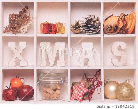 Christmas box 13042219