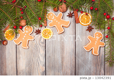 Gingerbreads and fir tree Gingerbreads and fir tree 13042391