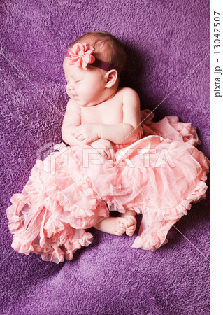Newborn girl Newborn girl 13042507