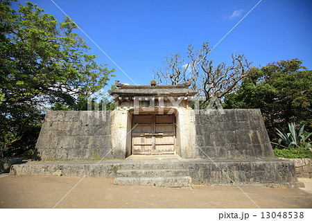園比屋武御嶽 13048538