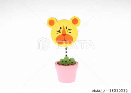 Wooden Lion Head Cartoon in a Pink Pot Wooden Lion Head Cartoon in a Pink Pot 13050536