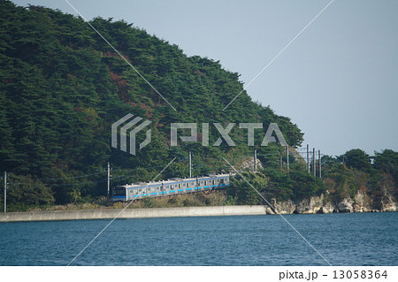 海岸線を行く仙石線205系（震災前：東名→陸前大塚） 13058364