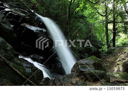 鶏鳴の滝 13059673