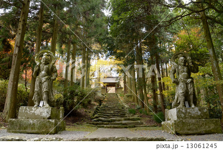両子寺の紅葉 両子寺の紅葉 13061245