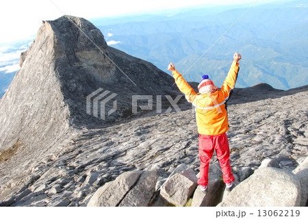 キナバル山のセント･ジョーンズピークと登山者（サバ州／東マレーシア･ボルネオ島） 13062219