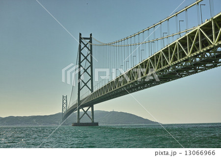世界一の吊り橋　明石海峡大橋 13066966