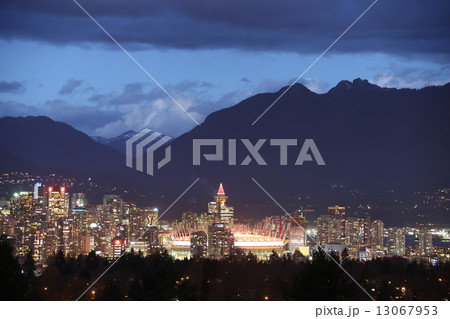 バンクーバーの夜景 - Vancouver at Night 13067953