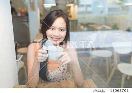 Smiling Lady Smiling Lady 13068701