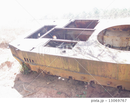 ラオス内戦の傷跡･戦車の残骸（ジャール平原／ラオス） 13069767