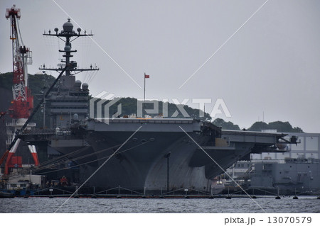 空母 ジョージ・ワシントン アメリカ海軍 航空母艦 ( 横須賀港 ) 空母 ジョージ・ワシントン アメリカ海軍 航空母艦 ( 横須賀港 ) 13070579