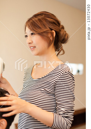 hair salon 13072430