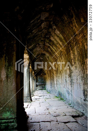 カンボジア　アンコールワット 13072759