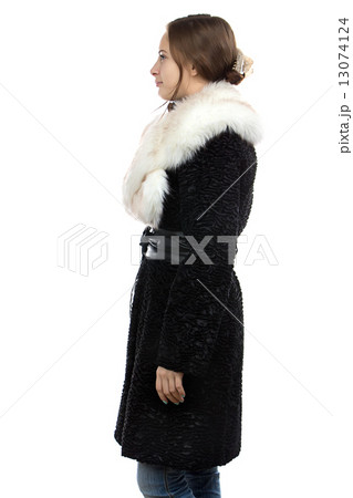 Photo of the young woman in fur - profile 13074124