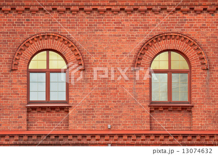 Two windows. Two windows. 13074632